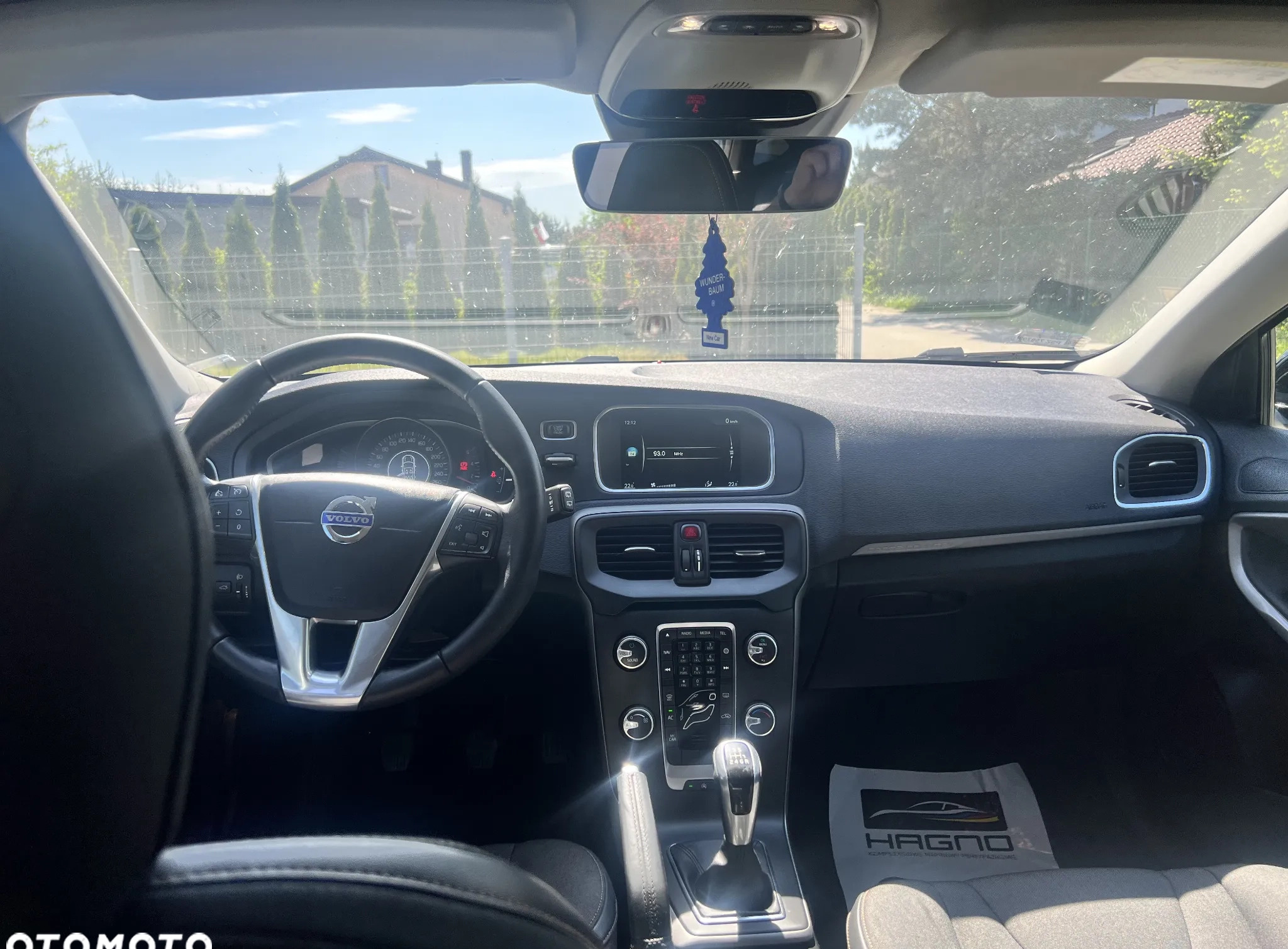 Volvo V40 cena 55000 przebieg: 102600, rok produkcji 2017 z Wronki małe 106